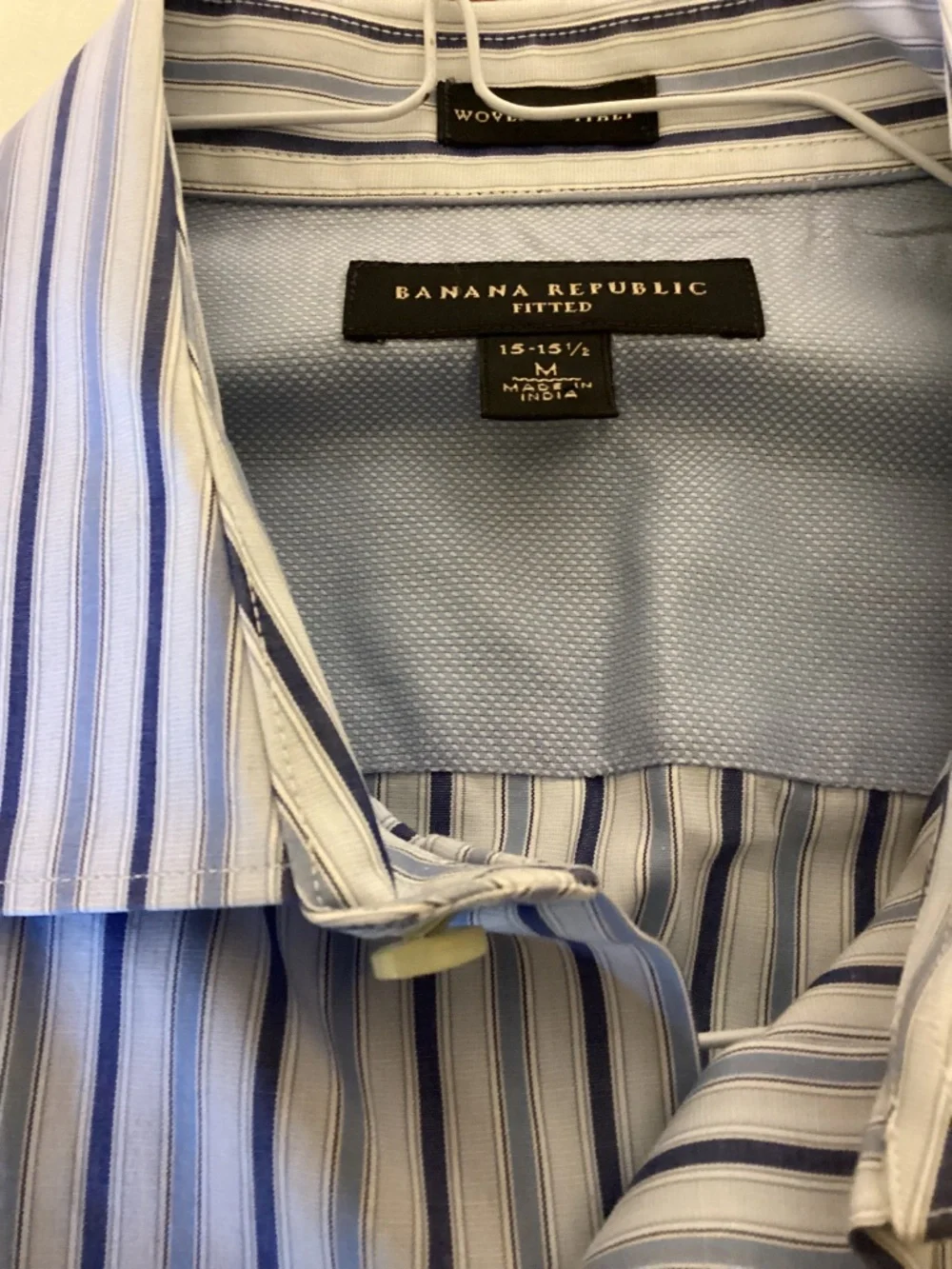 Banana Republic “Woven in Italy” men’s dress shirt 15-15.5 blue stripe